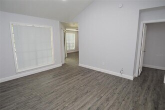 8633 Fancy Finch Dr in Tampa, FL - Building Photo - Building Photo