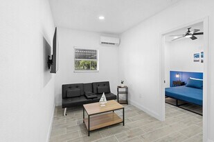 1882 Lake St, Unit SI ID1094219P in Oviedo, FL - Building Photo