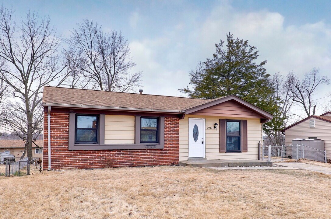 3049 Orton St in St. Charles, MO - Building Photo