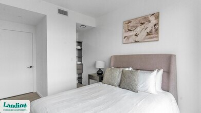 301 SW 1st Ave, Unit 3208 in Fort Lauderdale, FL - Foto de edificio - Building Photo