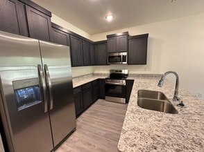 987 S Benchmark Ln, Unit 1 in Fayetteville, AR - Building Photo - Building Photo