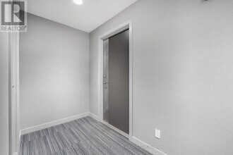 2093-2093 Fairview St in Burlington, ON - Building Photo - Building Photo