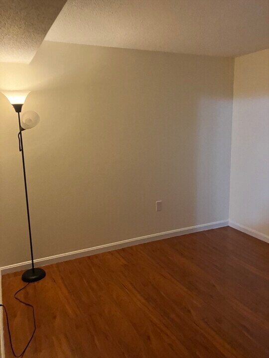 20 Powell St in Lowell, MA - Building Photo
