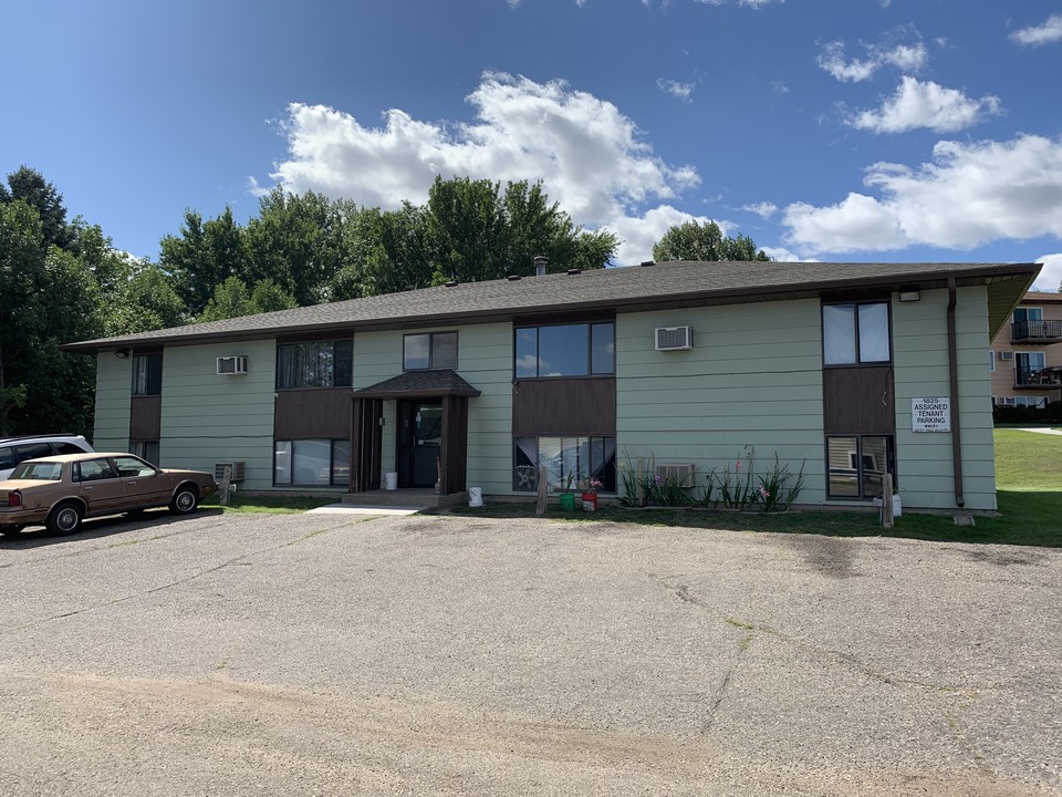 Allison in Bismarck, ND - Foto de edificio