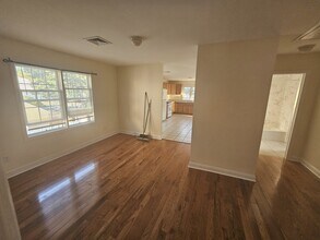 35 Woodrow St, Unit 2nd Floor in Stamford, CT - Building Photo - Building Photo