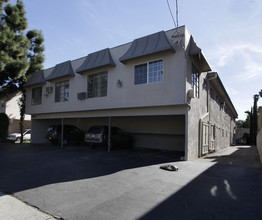 18614 Burbank Blvd in Tarzana, CA - Building Photo - Building Photo