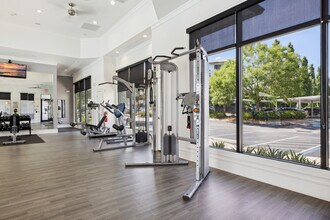 Venue Emerald Coast in Destin, FL - Foto de edificio - Interior Photo