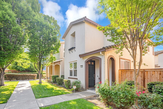 property at 1658 Glenmore Dr