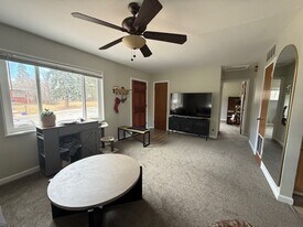 621 1st St in Golden, CO - Building Photo