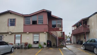 109 E Venus Ln in South Padre Island, TX - Building Photo