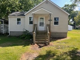 1205 W 18th St in Rock Falls, IL - Building Photo