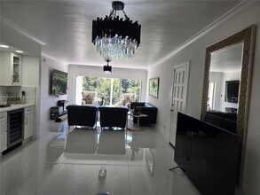 6010 S Falls Cir Dr in Lauderhill, FL - Building Photo - Building Photo