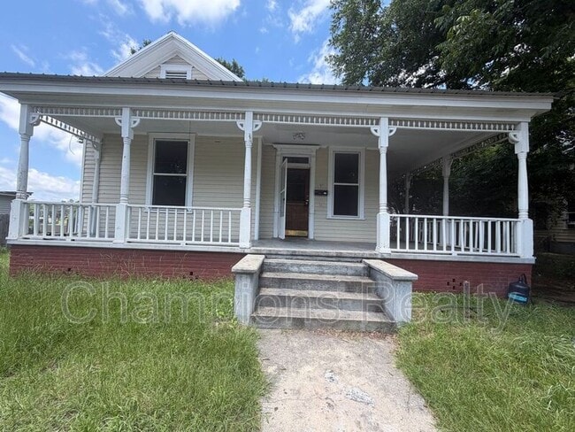 property at 707 28th St