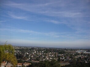3758 Scenic Way in Oceanside, CA - Building Photo - Building Photo