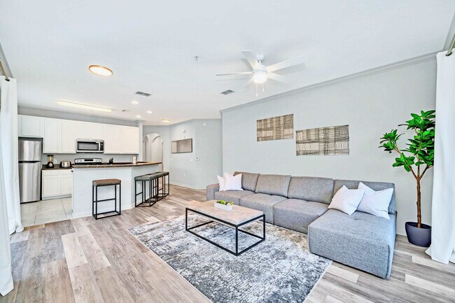 14200 Avalon Rd in Winter Garden, FL - Building Photo - Building Photo