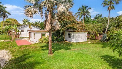 4421 SW 73rd Terrace in Davie, FL - Building Photo - Building Photo