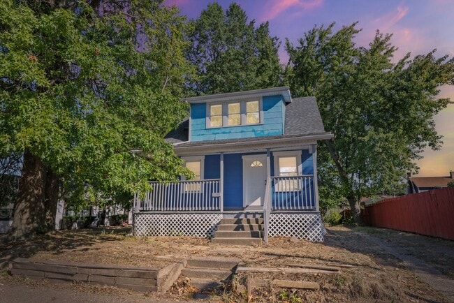 property at 883 Palmetto Ave