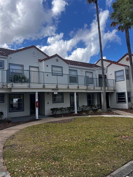 2500 Woodgate Blvd in Orlando, FL - Building Photo