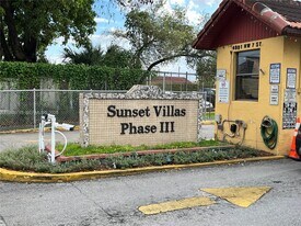 4801 NW 7th St in Miami, FL - Building Photo