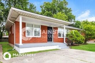 3005 Rockford Ln in Louisville, KY - Building Photo - Building Photo