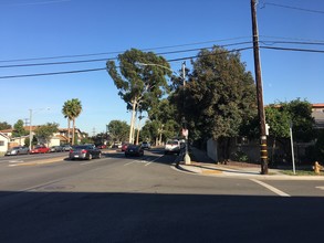 190 E Artesia Blvd in Long Beach, CA - Foto de edificio - Building Photo