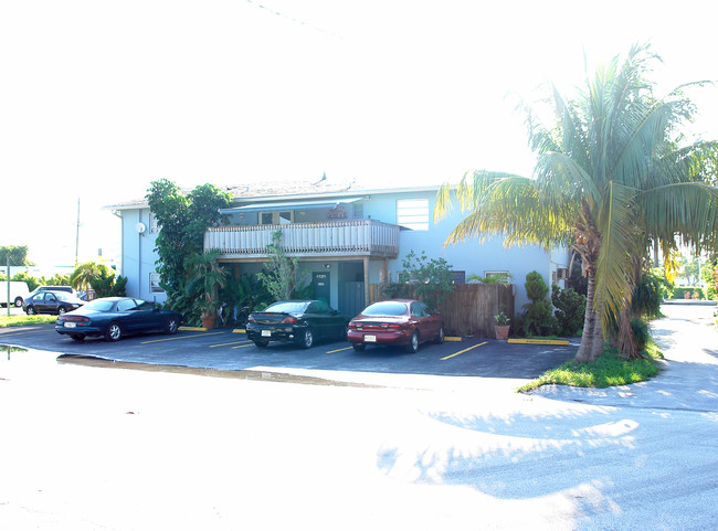 400 SE 31st St in Fort Lauderdale, FL - Foto de edificio - Building Photo