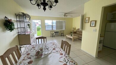 3 Waltham A in West Palm Beach, FL - Building Photo - Building Photo