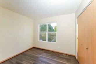 1506 Roth Dr in Joliet, IL - Building Photo - Building Photo