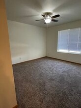 827 Chippewa Crossing Blvd in Chippewa Falls, WI - Foto de edificio - Building Photo