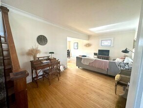 2023 E Beverly Rd in Shorewood, WI - Building Photo - Building Photo