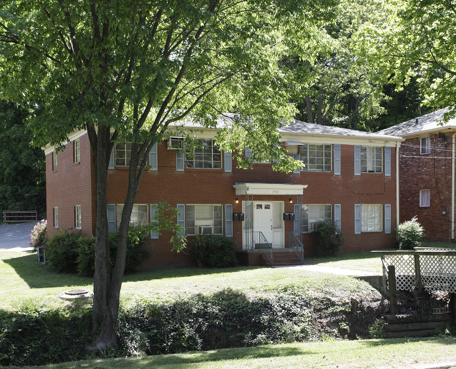1592 Harvard Ave in College Park, GA - Foto de edificio