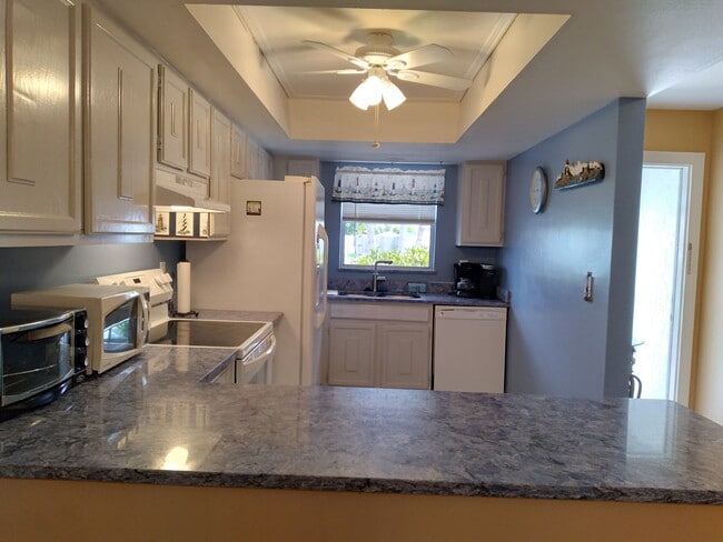property at 1220 SE 40th St