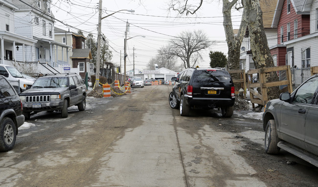 51 Maple Ave in Staten Island, NY - Building Photo - Building Photo