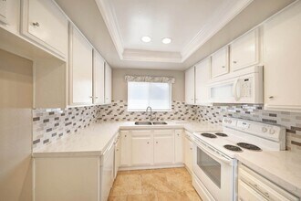 617 Shasta Ln in Costa Mesa, CA - Building Photo - Building Photo