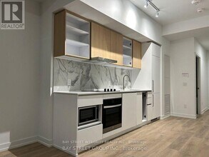 1100 Sheppard Ave W in Toronto, ON - Building Photo - Building Photo