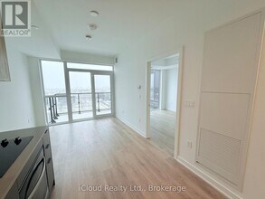 1037 The Queensway in Toronto, ON - Building Photo - Building Photo