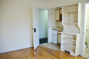 1685 Monroe Ave in Rochester, NY - Building Photo