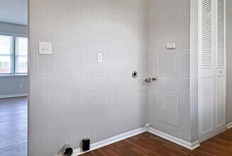 5112 Valiant Dr in Louisville, KY - Building Photo - Building Photo