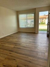 Cedar Apartments in Bellflower, CA - Building Photo - Building Photo