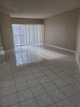 1880 N Congress Ave in West Palm Beach, FL - Building Photo - Building Photo