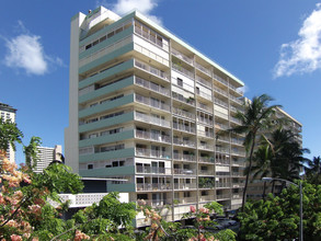 Oahu Surf Two in Honolulu, HI - Building Photo - Building Photo