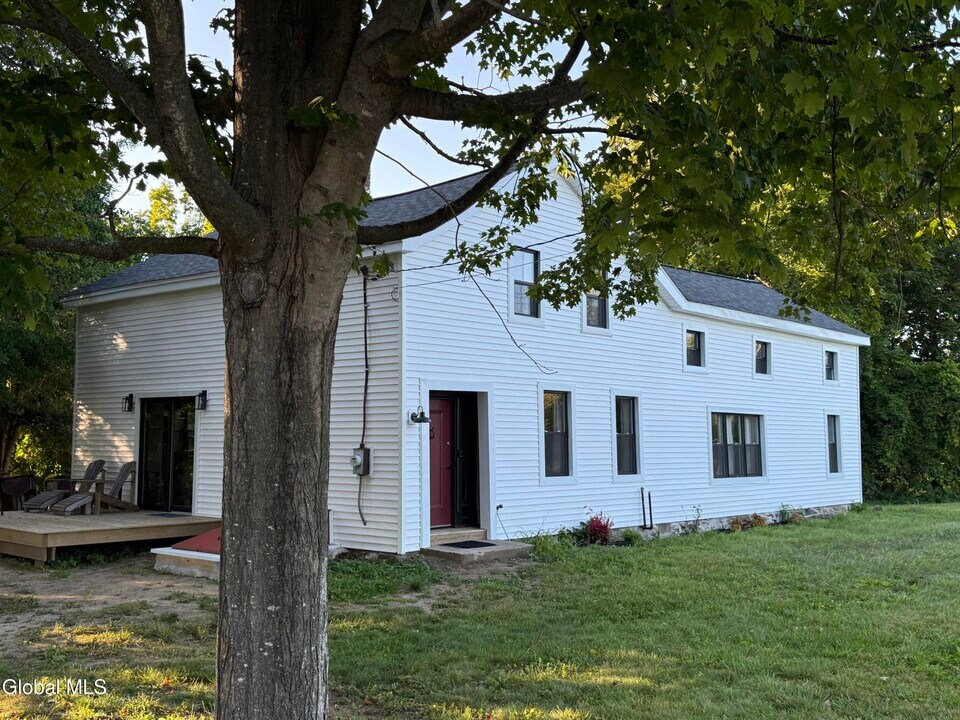 2147 Rowley Rd in Ballston Spa, NY - Building Photo
