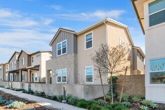 109 Dolores in Irvine, CA - Building Photo - Building Photo