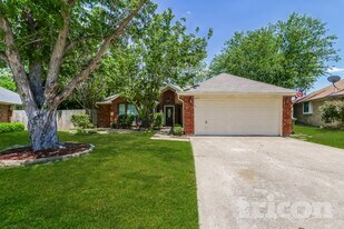 6807 Keeler Dr in Arlington, TX - Building Photo