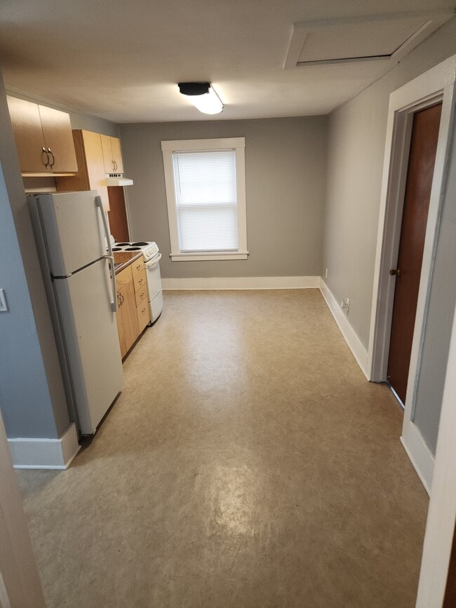 64 Tryon Park, Unit Up