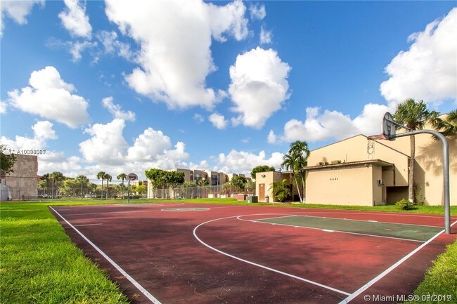 9401 SW 4th St-Unit -112 in Miami, FL - Building Photo - Building Photo