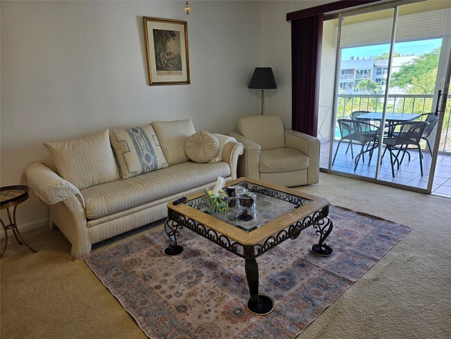 6600 Royal Palm Blvd in Margate, FL - Building Photo - Building Photo