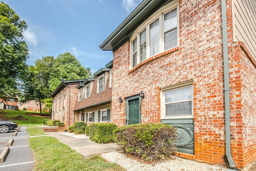 Park View Apartments in Morganton, NC - Building Photo