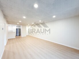 6041 Whitsett Ave in Los Angeles, CA - Building Photo