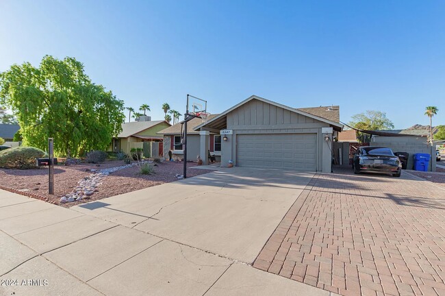 property at 2547 E Corrine Dr